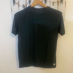 Vuori tee size large